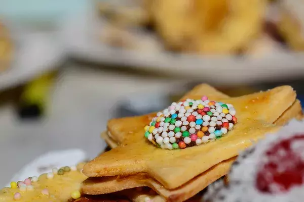 A biscuit star at a bake sale